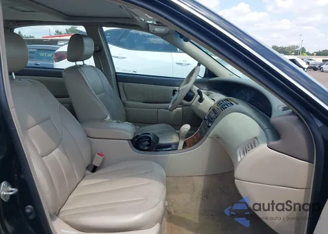 2000 Toyota Avalon Xl/Xls z USA, uszkodzony, nr VIN 4T1BF28B9YU062165